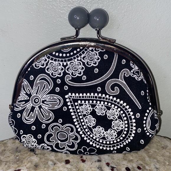 Thirty-One Small Coin Purse Kiss Lock Closure Paisley Black/White/Gray Pattern - Picture 3 of 12